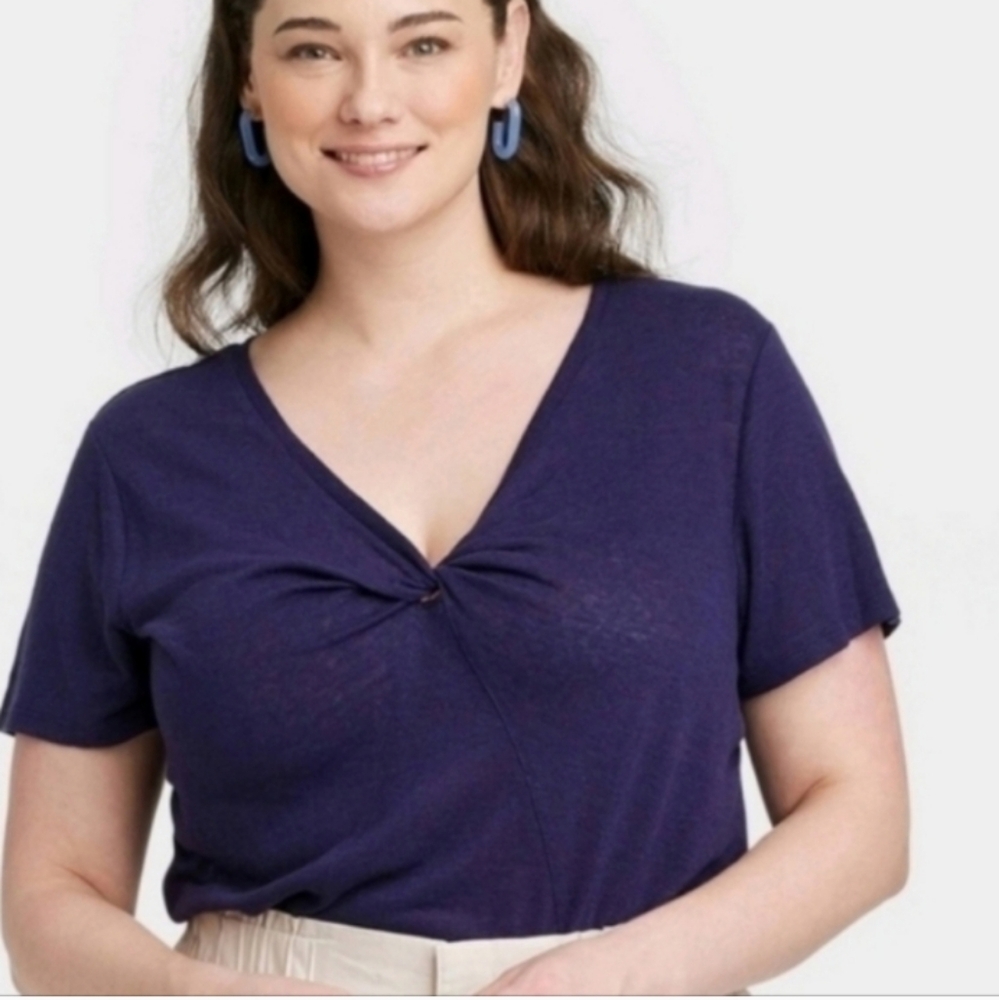 ❤️10/$10 New Women's V-Neck Twist Front Top - Navy